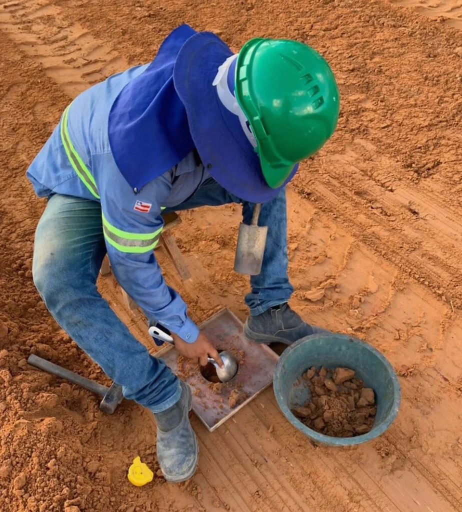 Control de compactación con cono de arena en Linares: la densidad que el terreno exige
