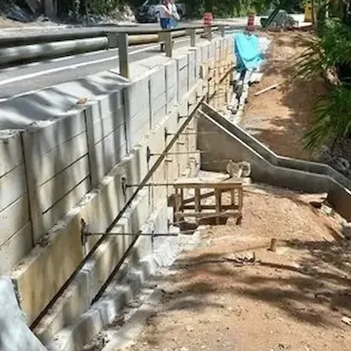 Diseño de Muros de Contención en Linares: Estabilidad Adaptada al Llano Central
